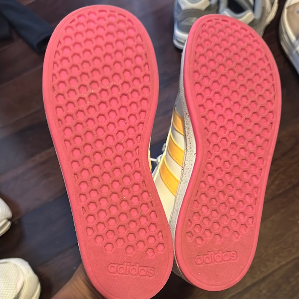 Disney adidas Kids Shoes - White and Yellow - Picture 6 of 7
